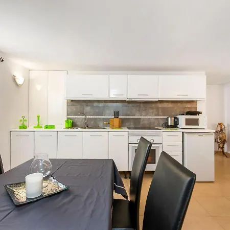 Apartamento En Villa 1 Dormitorio, Las Americas شقة